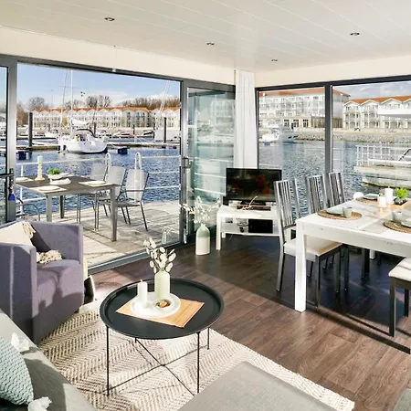 Exklusives Ostsee-hausboot, Kueche Mit Spueler, Tv, Grosse Sonnenterrasse, 3x Kostenfreie Kfz-parkplaetze, Klimaanlage, Bis Zu 6 Personen, 2x Baeder, Waschmaschine * Boltenhagen (Ostseebad)