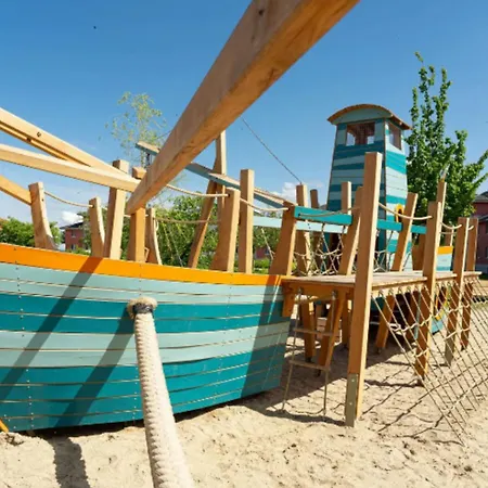Exklusives Ostsee-hausboot, Kueche Mit Spueler, Tv, Grosse Sonnenterrasse, 3x Kostenfreie Kfz-parkplaetze, Klimaanlage, Bis Zu 6 Personen, 2x Baeder, Waschmaschine * Boltenhagen (Ostseebad)